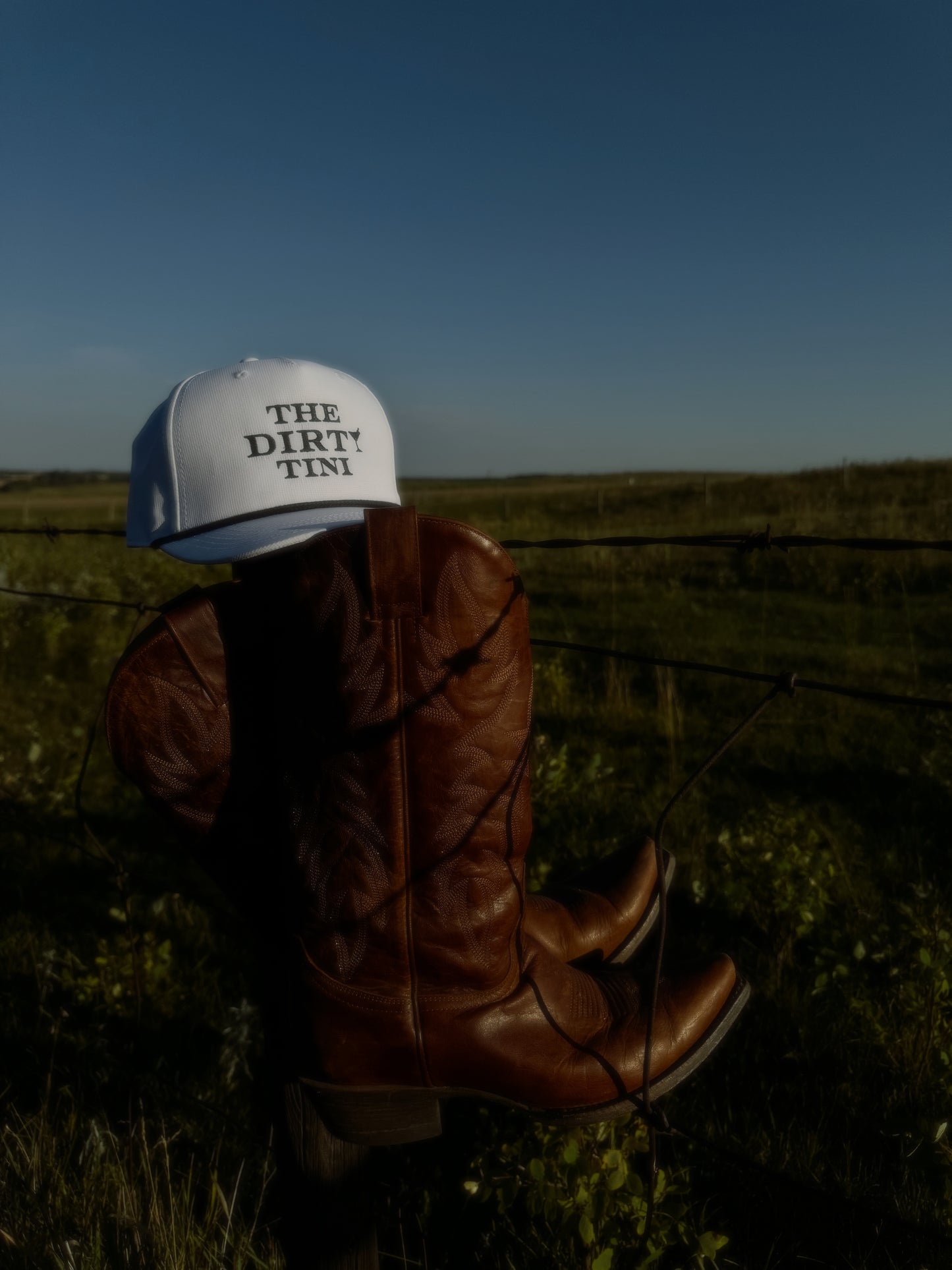 WILLOW WHITE TRUCKER