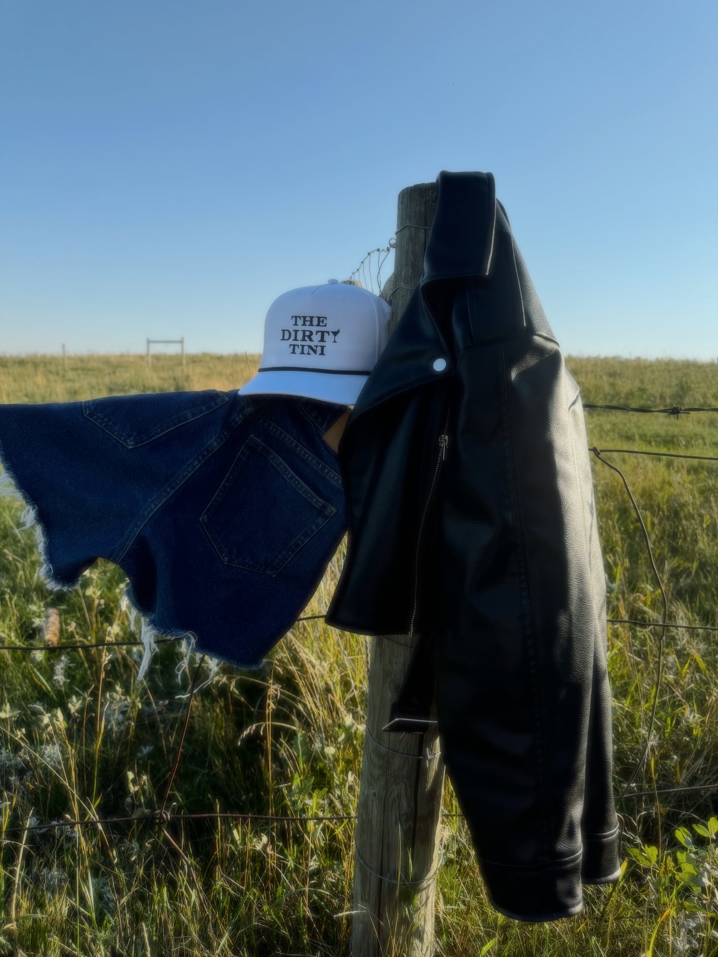 WILLOW WHITE TRUCKER